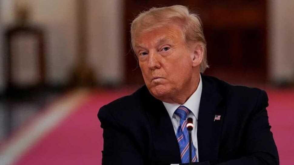 Trump'tan tartışma yaratacak karar: Hapis cezası bulunan eski danışmanına af çıkardı