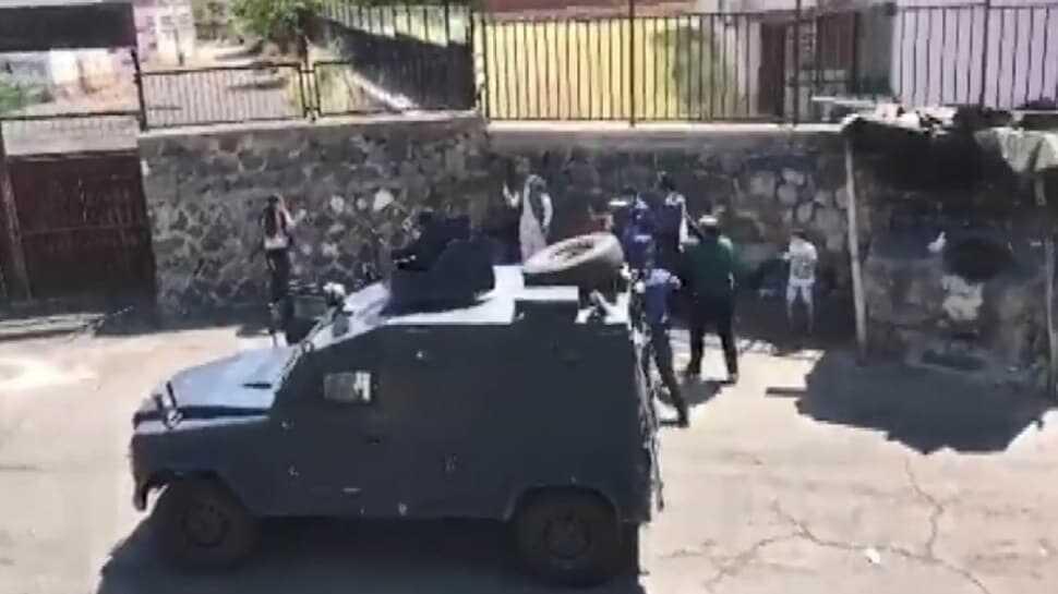 Babaları tarafından rehin alınan 3 çocuk polisin çalışması ile kurtarıldı