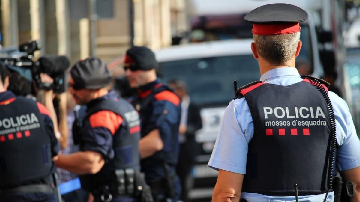 spanya'da polisi alarma geiren olay: Kaak gmenler karantinadan kat