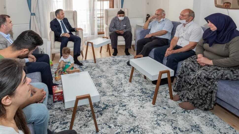 İstanbul Valisi Ali Yerlikaya, şehit polis Gökteke'nin ailesini ziyaret etti