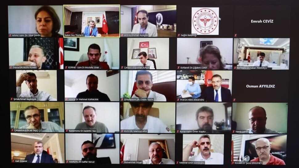 Bakan Koca, il sağlık müdürleriyle video konferansla görüştü