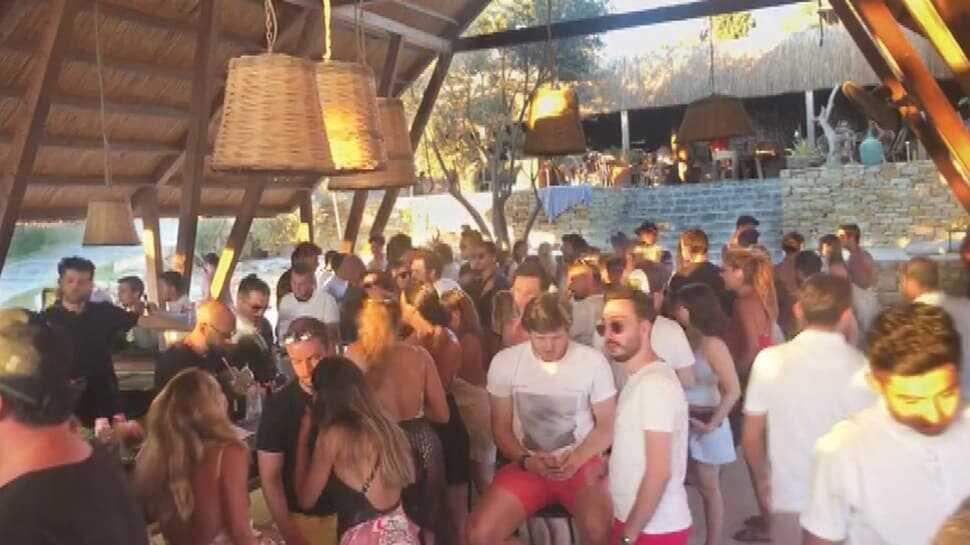 Tatilde maske ve mesafe unutuldu
