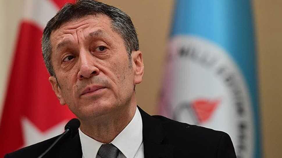 Bakan Selçuk: Dışarıya adım atan herkes, 18 milyon öğrencinin sorumluluğunu omzunda hissetmek zorunda