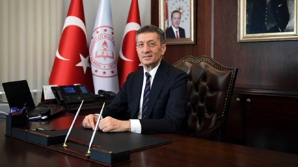 MEB'den ilkokul öğrencilerine iki yeni kitap seti