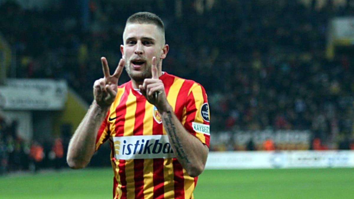 Kayserispor, 1 yıl daha sözleşmesi olan Artem Kravets ile yollarını ayırmak istiyor