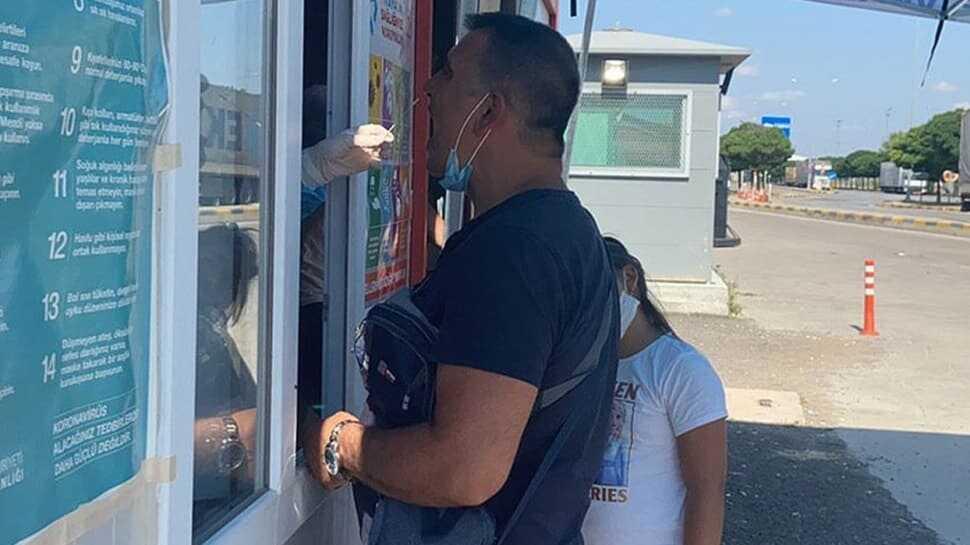 Türkiye'ye giriş-çıkışlarda uygulanan PCR testleri için yeni düzenleme