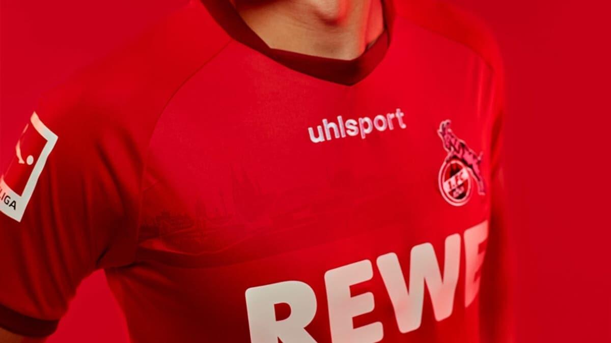 FC Köln'ün yeni sezon formasında cami detayı