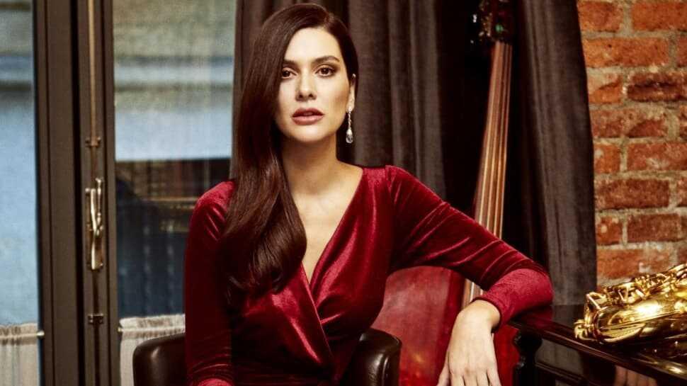 Bergüzar Korel'i çileden çıkaran yorumlar! 'Gerizekalılar' diyerek sitem etti