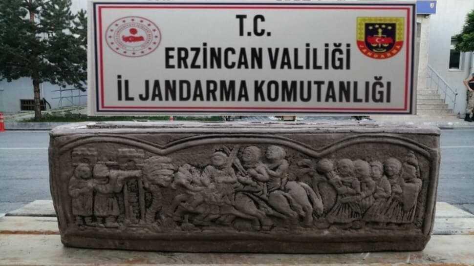 Erzincan'da lahit mezarını satmaya çalışan 5 kişi yakalandı