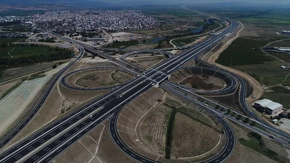 Altyapı yatırımları hız kesmeden devam ediyor... Türkiye'nin bölünmüş yol ağı 27 bin kilometreyi aştı