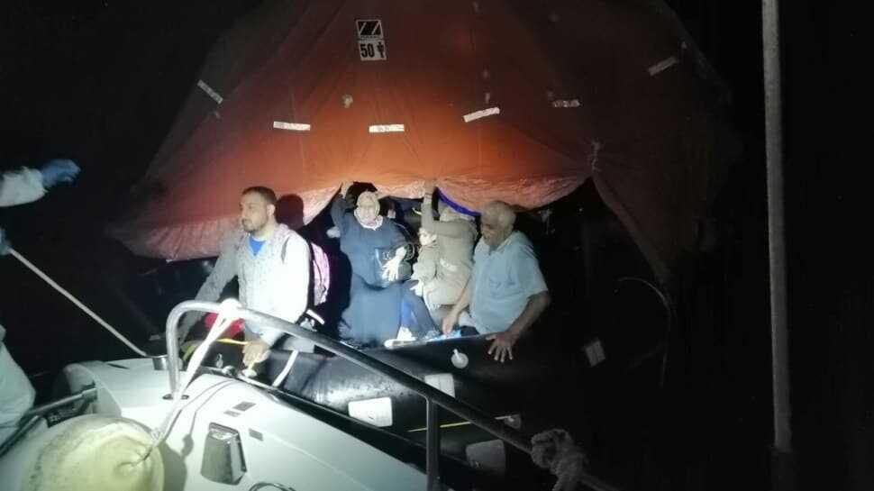 Yunanistan'ın insanlık dışı uygulaması belgelendi: 'Maskeli Yunan yetkililer gece yarısı kampımızı bastı'
