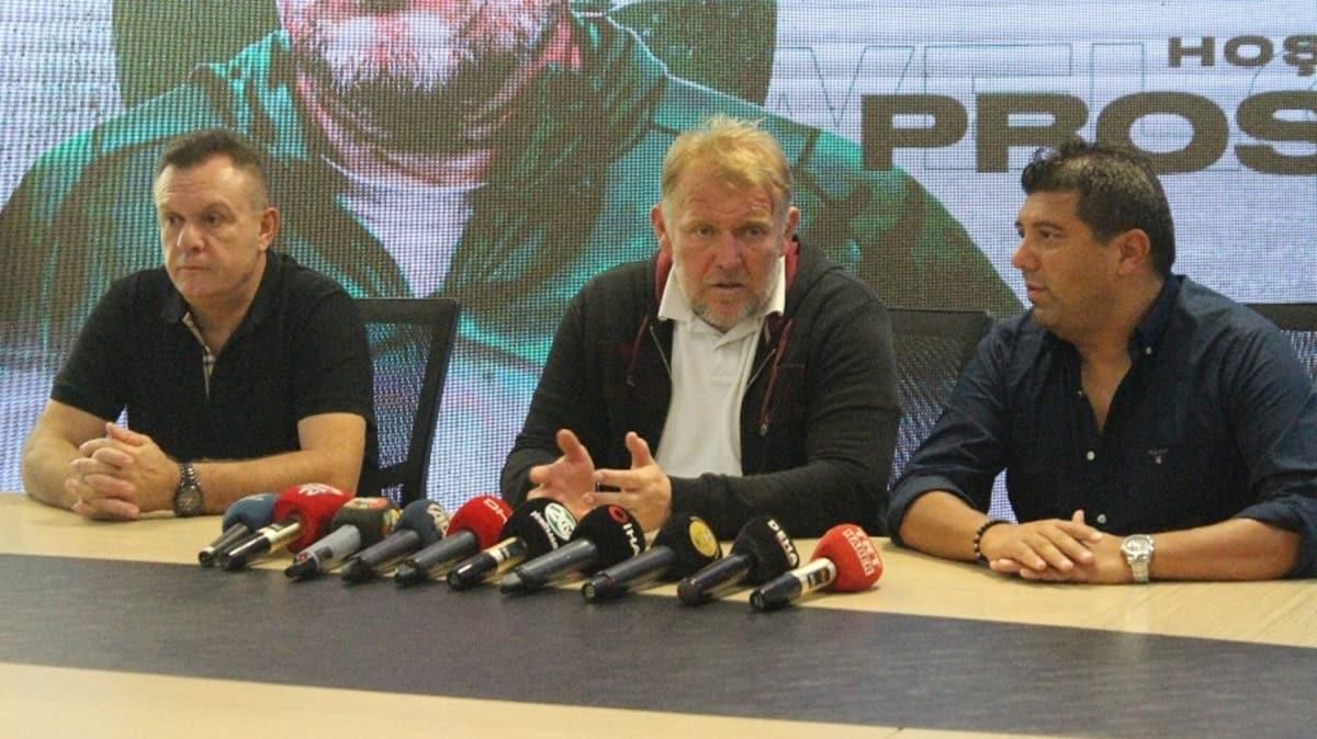 Denizlispor, teknik direktr Robert Prosinecki ile szleme imzalad