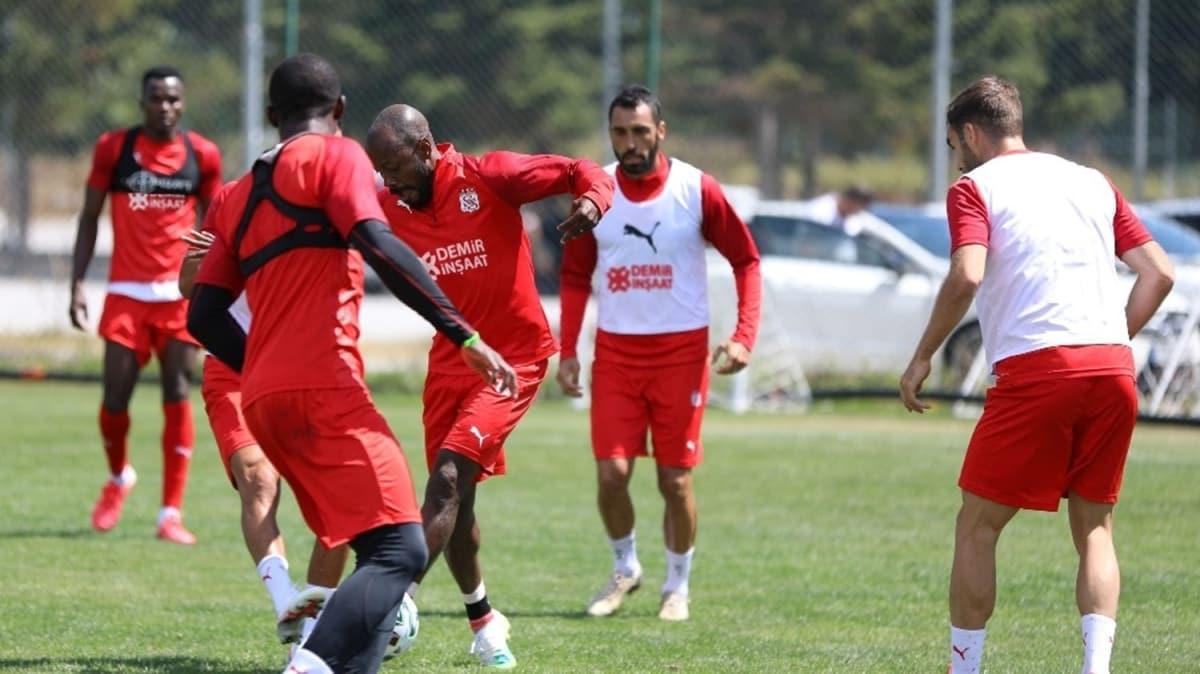 Sivasspor yeni sezon hazrlklarn srdryor