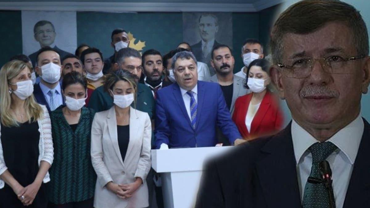 Gelecek Partisi'nde istifa depremi! Ankara tekilat tamamen dald