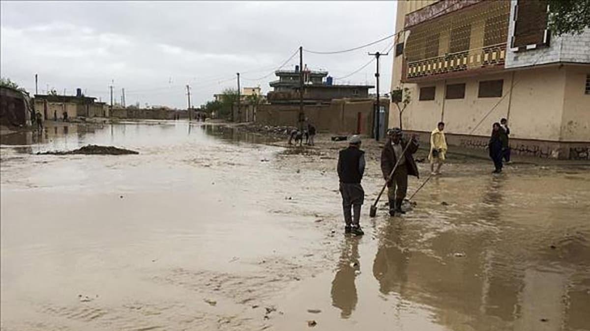 Afganistan'daki sel felaketinde bilano artyor: 70 l