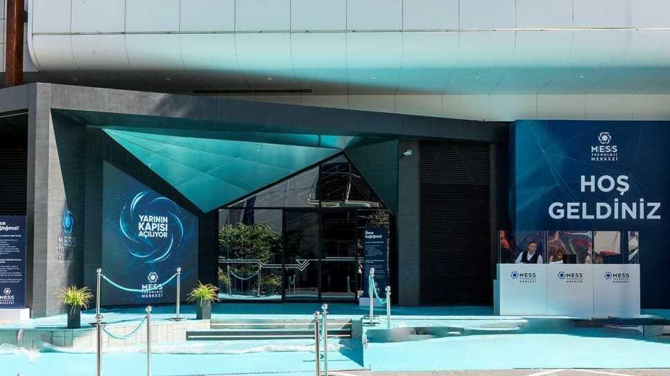 Bakan Varank tarih vererek m�jdelemi�ti: Sanayi ve teknolojiye iki dev yat�r�m