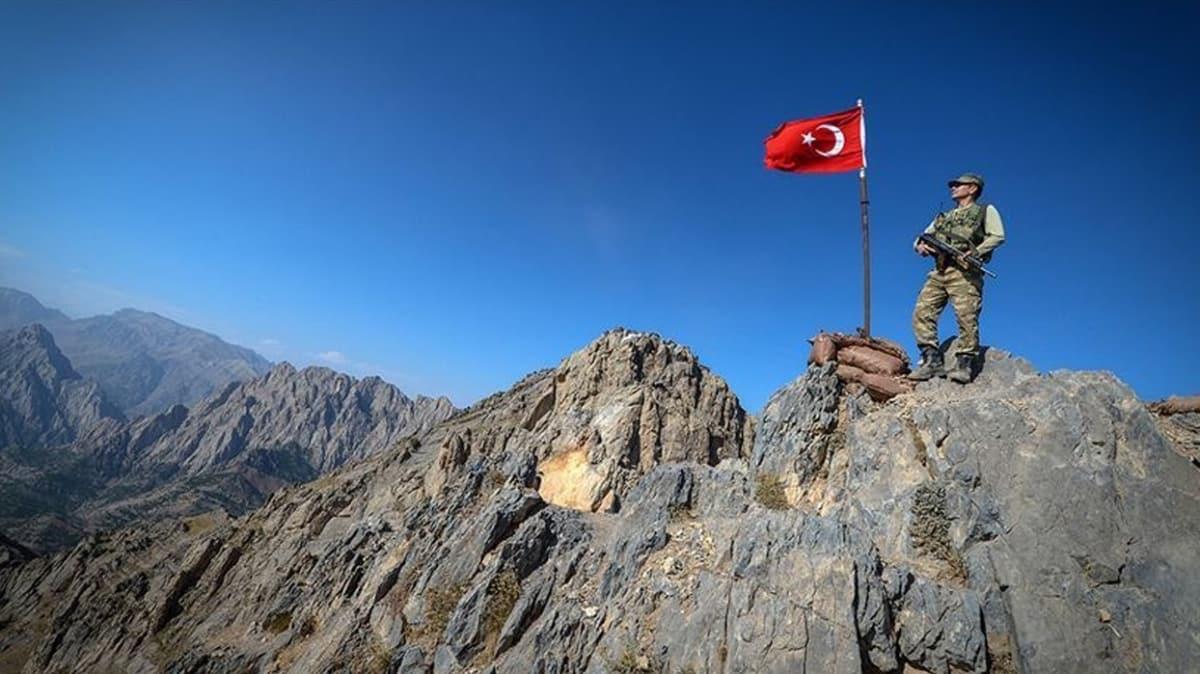 Ar'da PKK'l terristlerle kan atmada 2 askerimiz ehit oldu