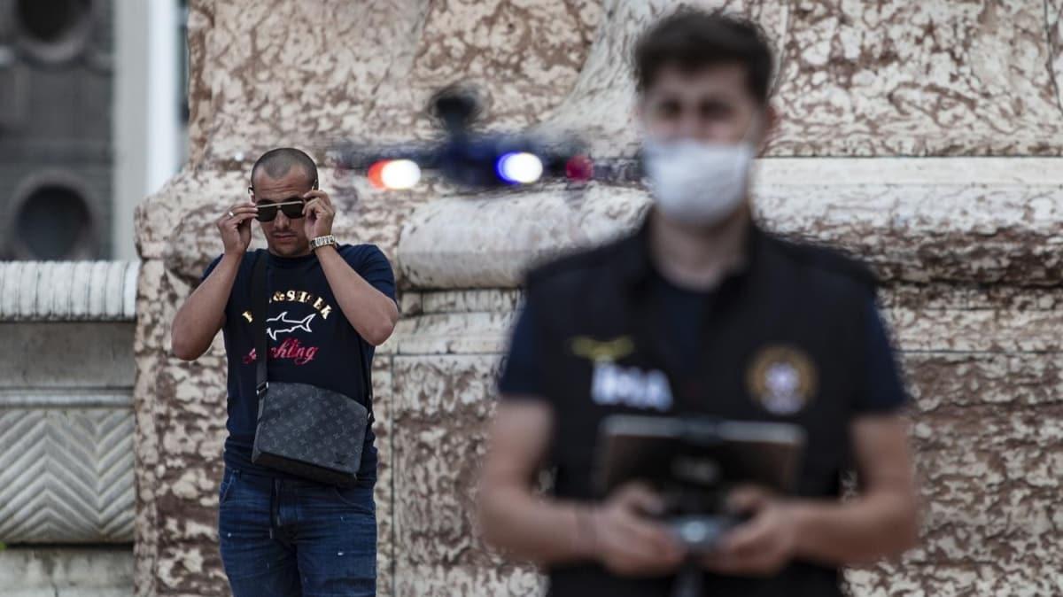 Taksim'de drone'lu koronavirs denetimi... Sosyal mesafe ve maske uyars yapld