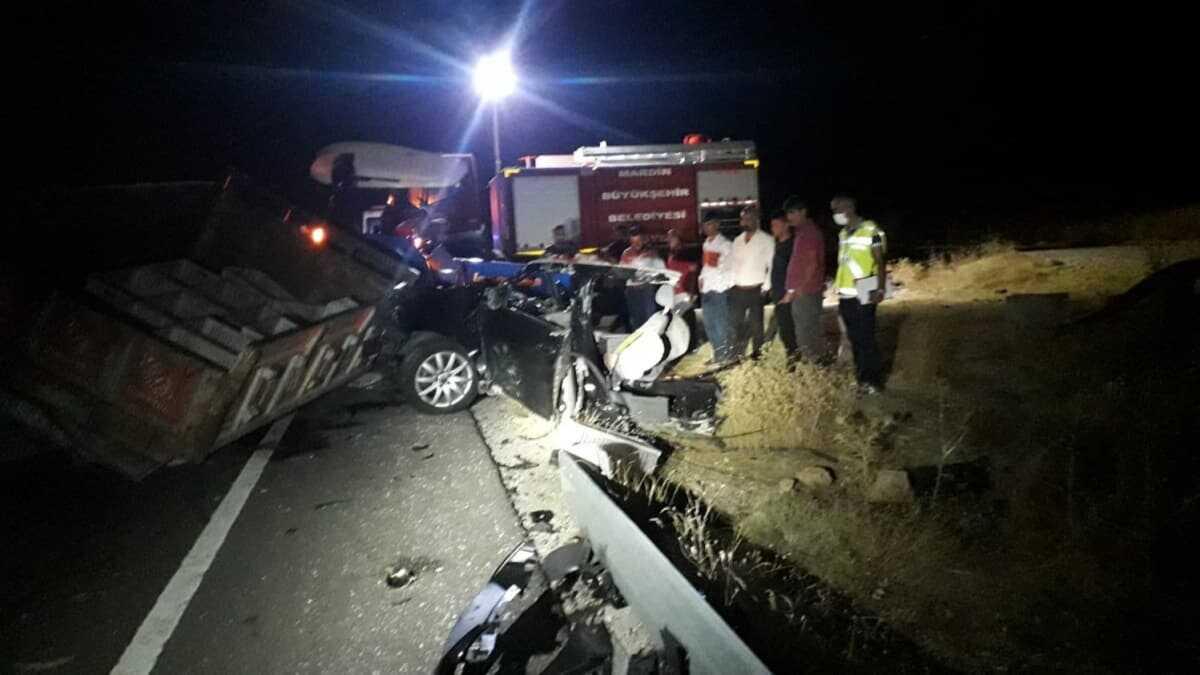 Mardin'de trafik kazas: 6 l, 2 yaral