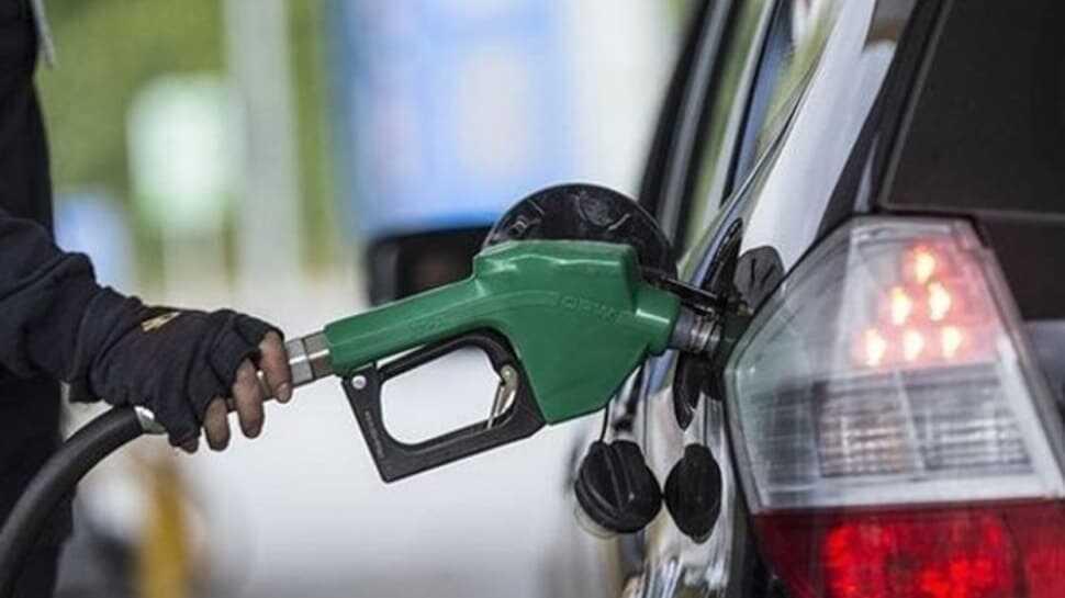 Benzine bu gece yarısından itibaren indirim geliyor