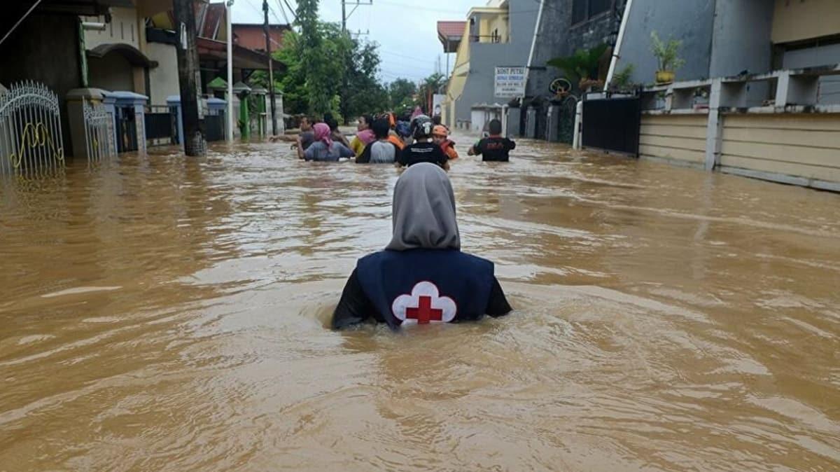Endonezya'da sel nedeniyle 1469 ev sular altnda kald