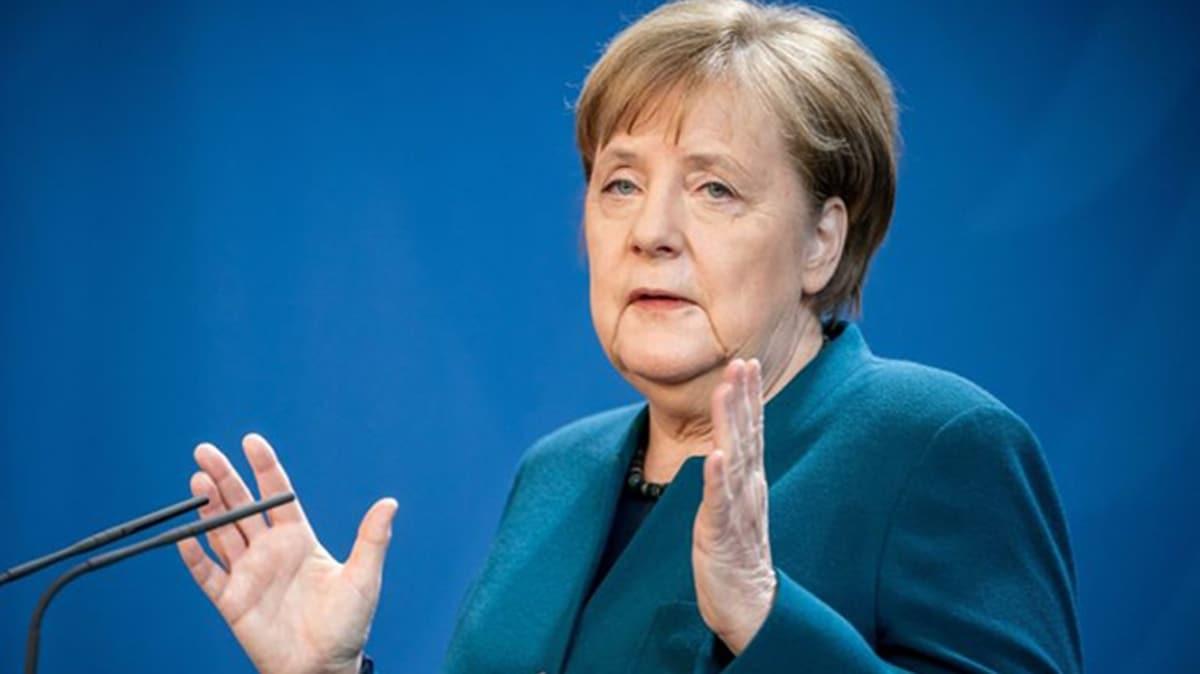 Almanya Babakan Merkel, siyasete nokta koymaya hazrlanyor