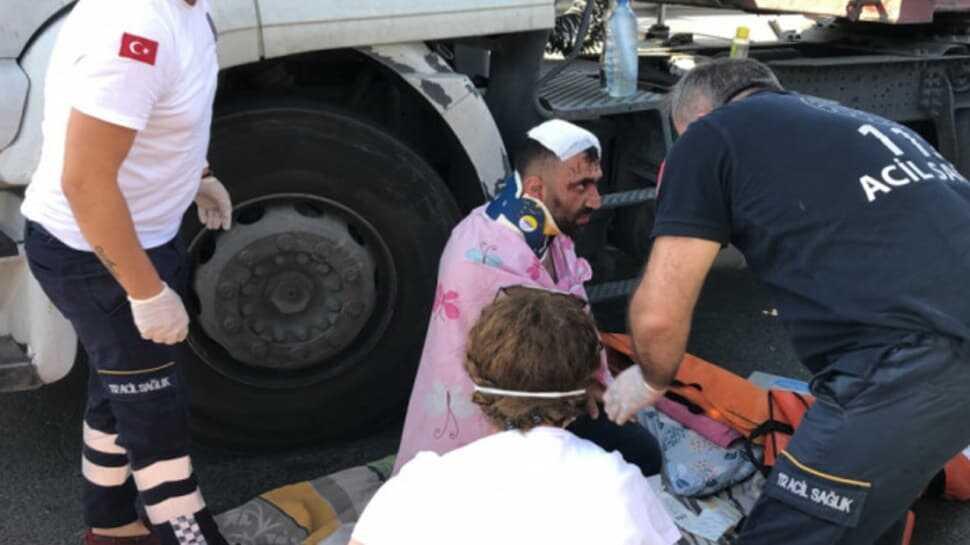 İstanbul Ambarlı Liman Yolu'nda 3 TIR birbirine girdi
