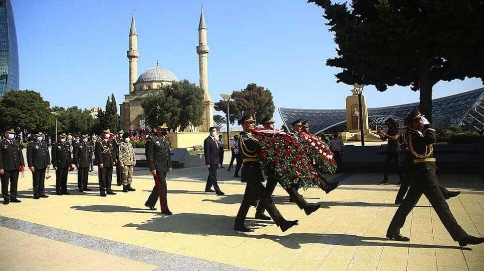 Bakü'nün kurtuluşunun 102. yıl dönümü... Bakü Fatihi Nuri Paşa dualarla anıldı