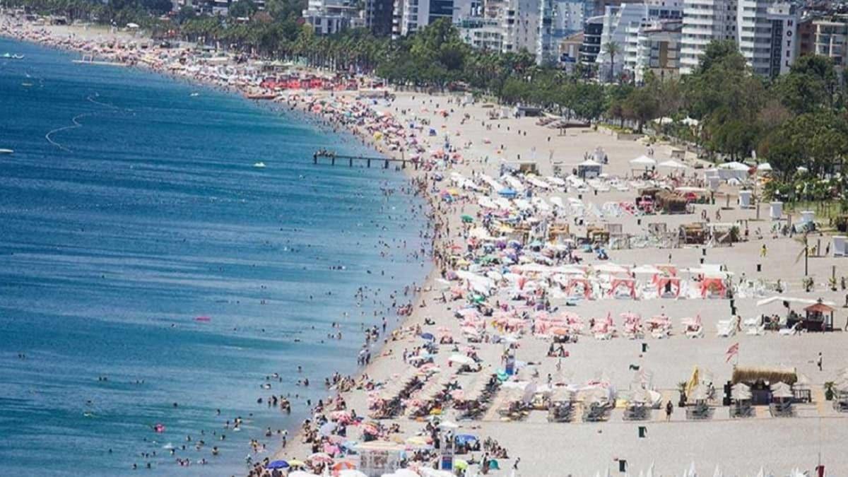 Antalya'ya Rus turistler akn ediyor
