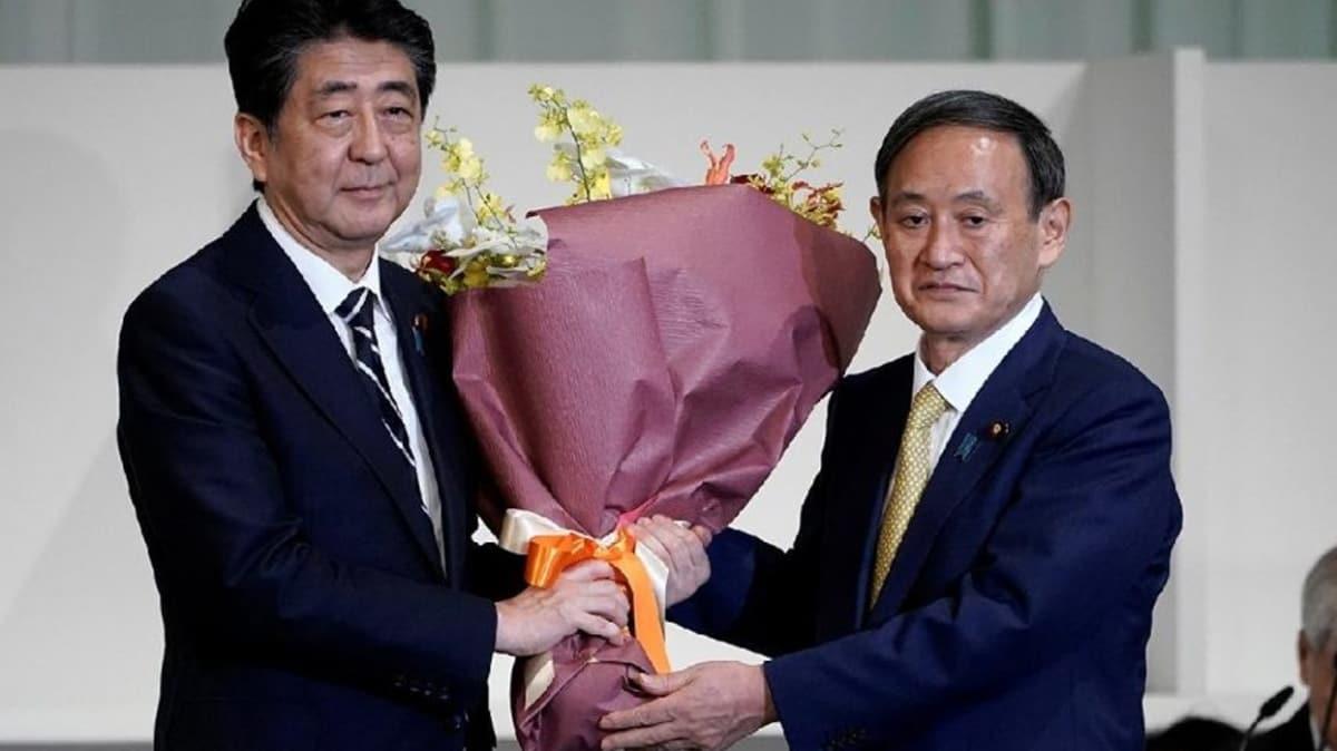 Japonya'da Şinzo Abe kabinesi istifa etti! Suga Yoşihide'nin başbakanlığı üstlendi