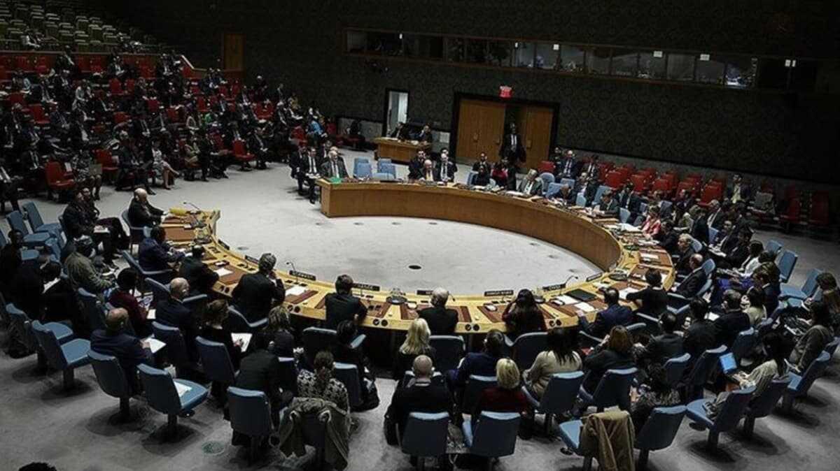 Libya'da paral askerlerin ekilmesi ve silah ambargosu karar kabul edildi