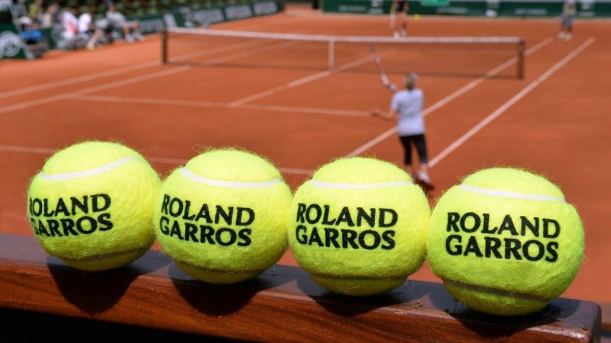Roland Garros'a gnlk 1000 seyirci alnacak