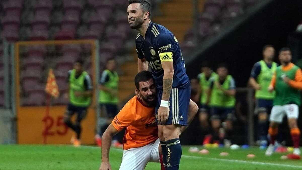 Arda Turan, 3 bin 481 gn sonra derbide