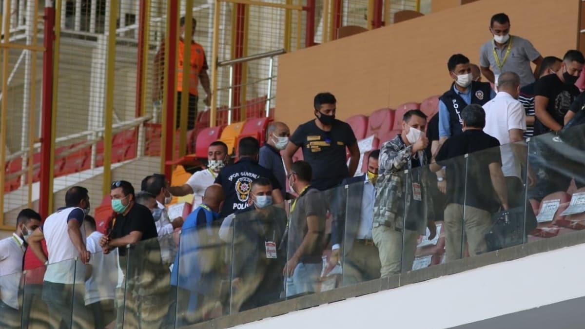 Antalyaspor ve Yeni Malatyaspor arasnda 'seyirci' atmas