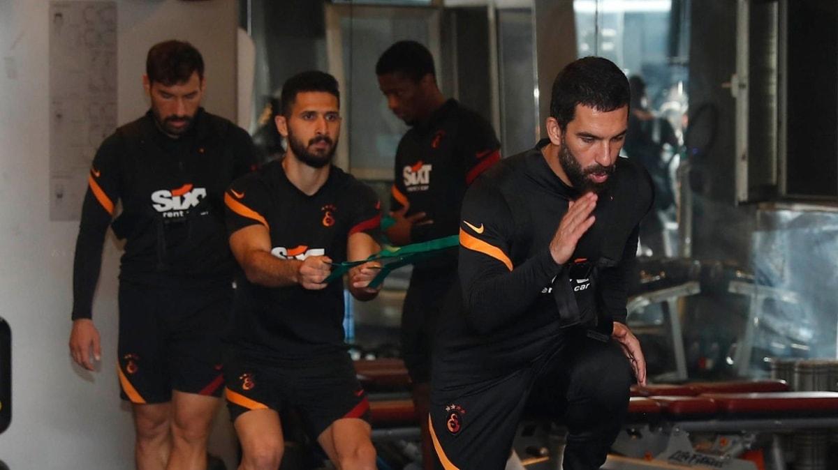 Galatasaray'da Emre Akbaba ve Saracchi takmla alt
