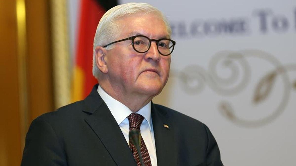 Yakn korumas Kovid-19'a yakalanmt... Almanya Cumhurbakan Steinmeier karantinaya alnd