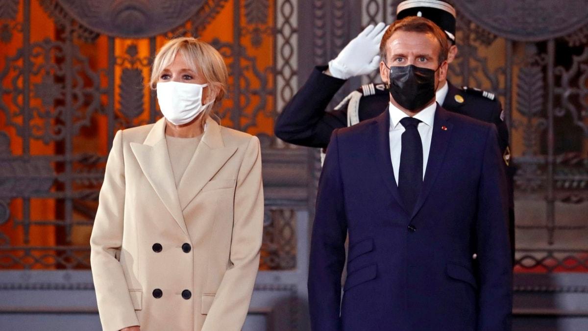 Fransa Cumhurbakan Macron'un ei Brigitte Macron karantinaya alnd