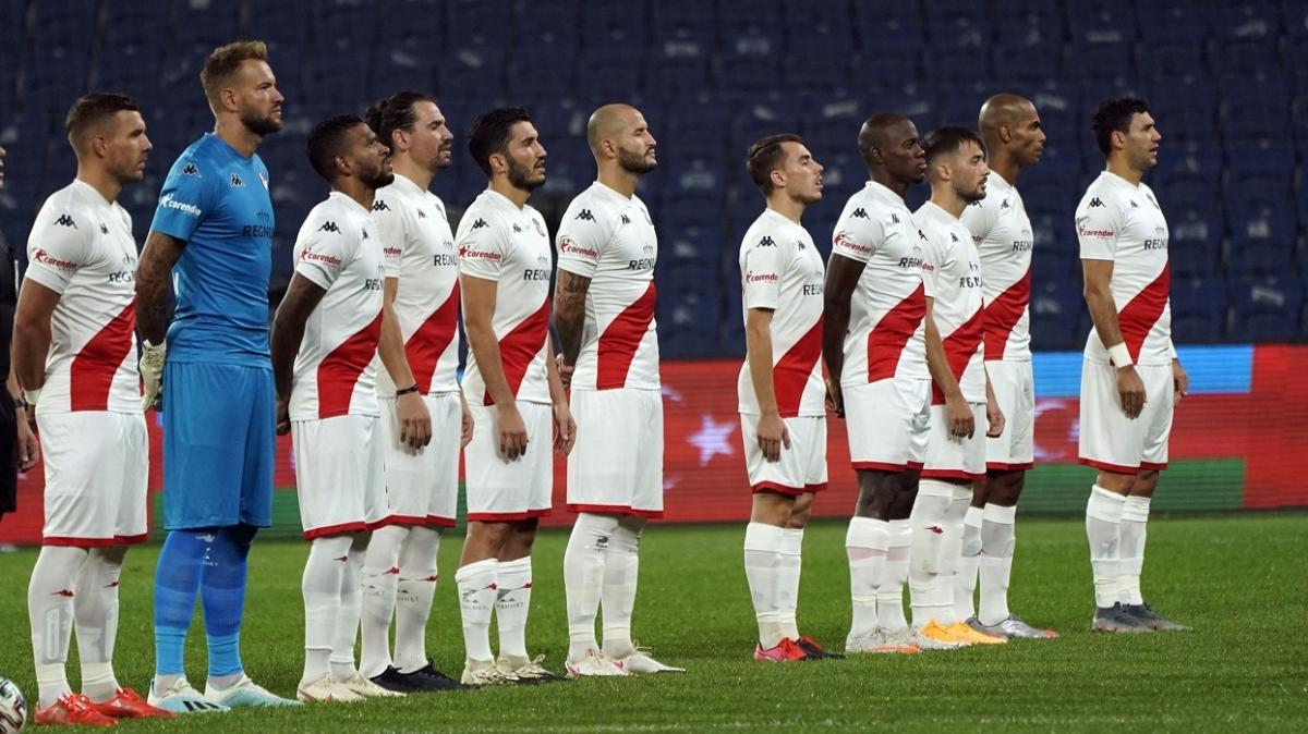 Antalyaspor'da son 2 haftada 3 futbolcu krmz kart grd