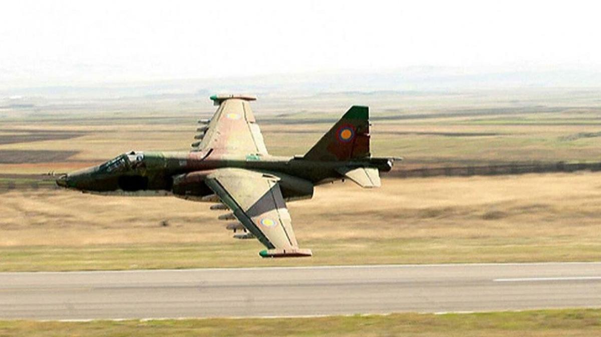 Azerbaycan: Ermenistan'a ait iki SU-25 ua drld