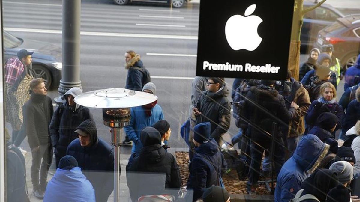 ABD'li teknoloji devleri gelirlerini açıkladı: iPhone satışları azaldı