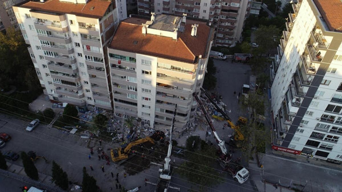 zmir'deki deprem sonras dikkat eken grnt: 11 katl bina 3 vinle desteklendi