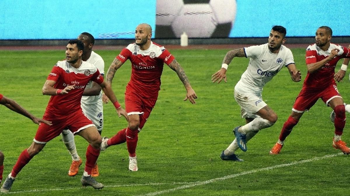 Kasmpaa-Antalyaspor manda 4 gol var, kazanan yok!