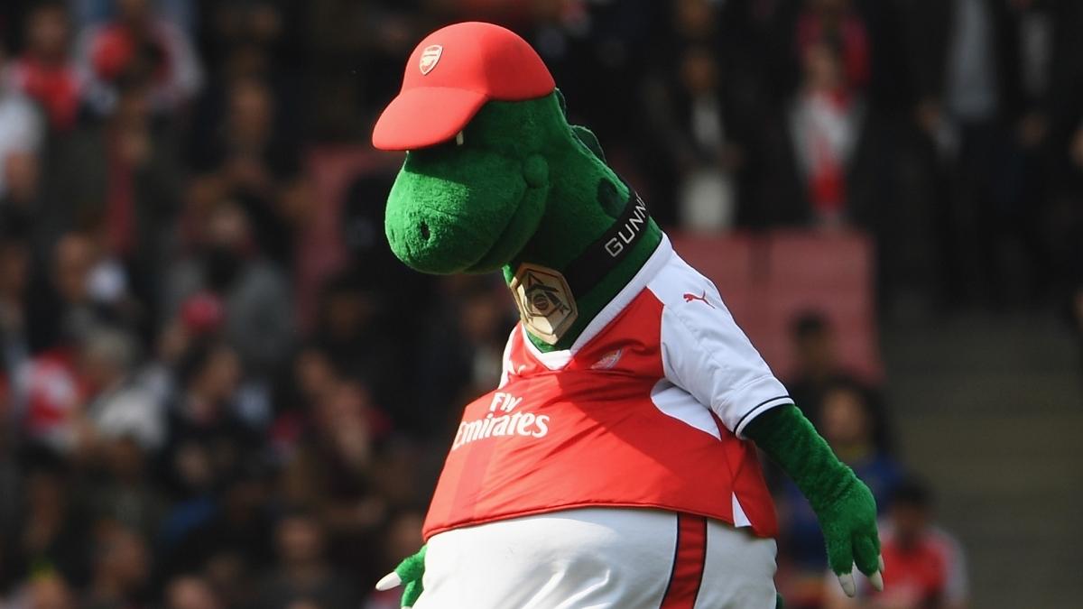 Arsenal'da beklenen oldu: Maskot Gunnersaurus geri dnd