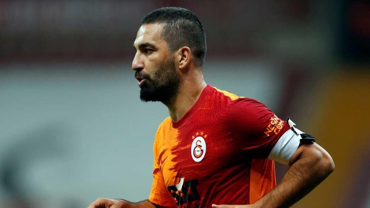 Arda Turan'dan anlaml hareket