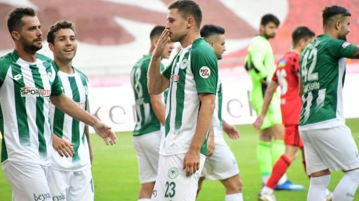 Konyaspor'un gol aln Artem Kravets dindirdi