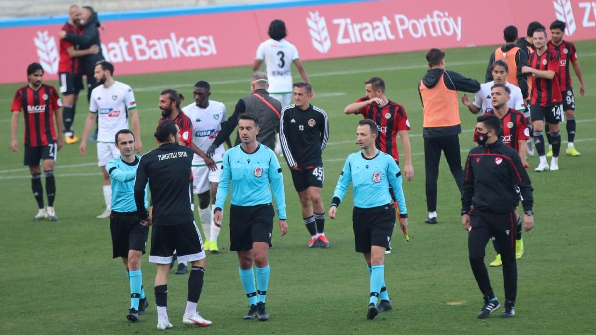 Denizlispor sahasnda Turgutluspor'a 2-1 yenilerek kupaya veda etti