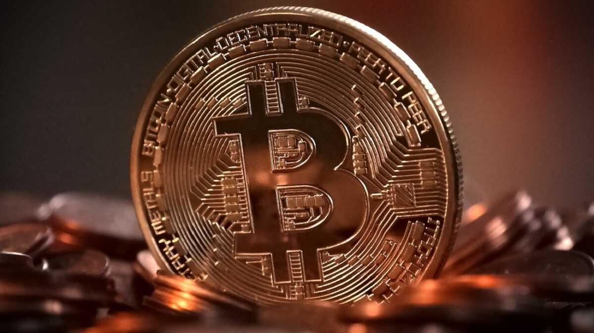 Bitcoin'de sert d devam ediyor