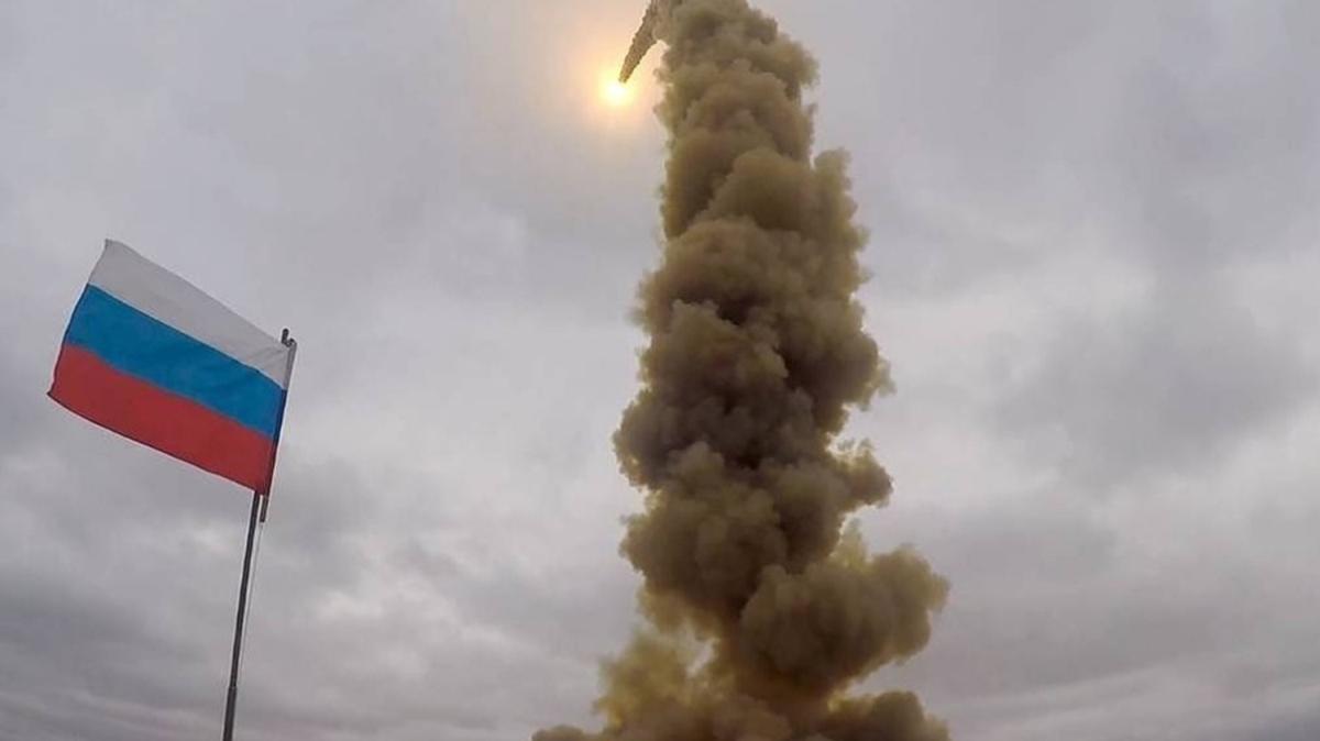 Rusya yeni hava savunma sistemi fzesini test etti