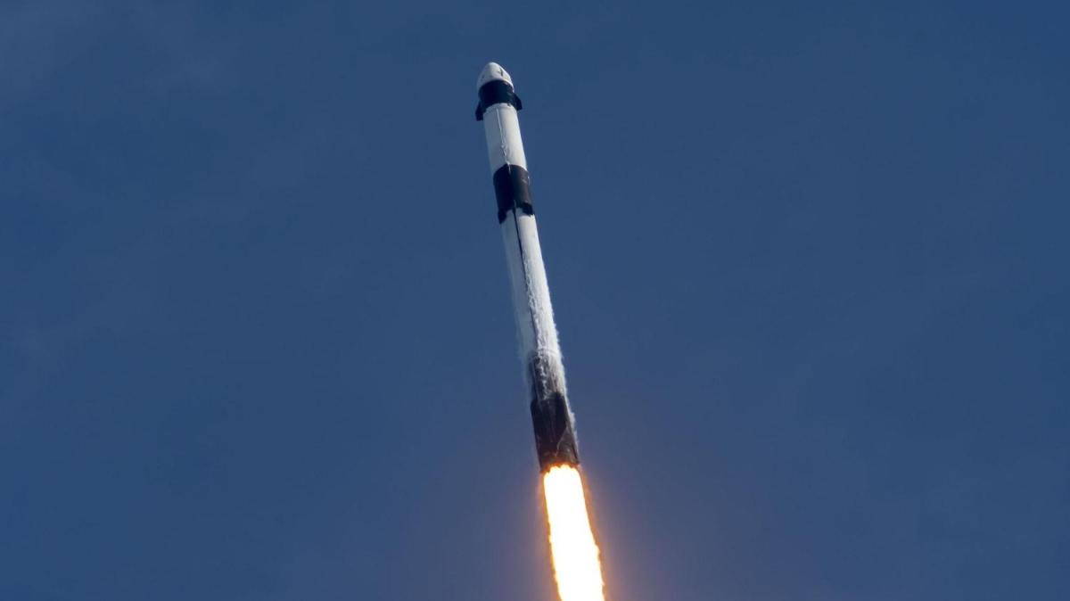 Space X'in Falcon 9 roketi frlatld