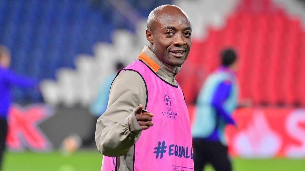 pierre webo psg ba�ak�ehir uefa k�rm�z� kart �rk��l�k �ampiyonlar ligi foto�raflar� resimleri